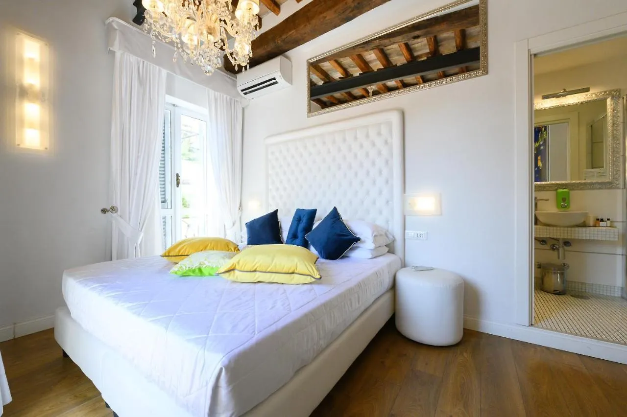 Domus Spagna Frattina Guest House Rome 3*,
