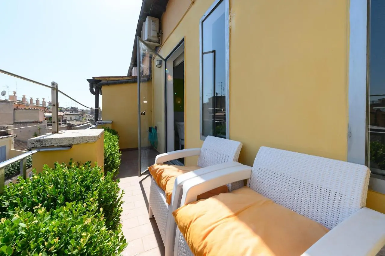 Domus Spagna Frattina Guest House Rome