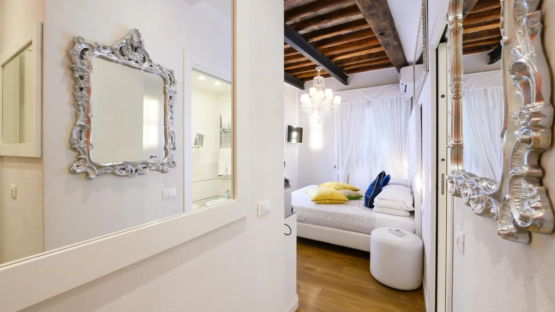 Domus Spagna Frattina Guest House Rome