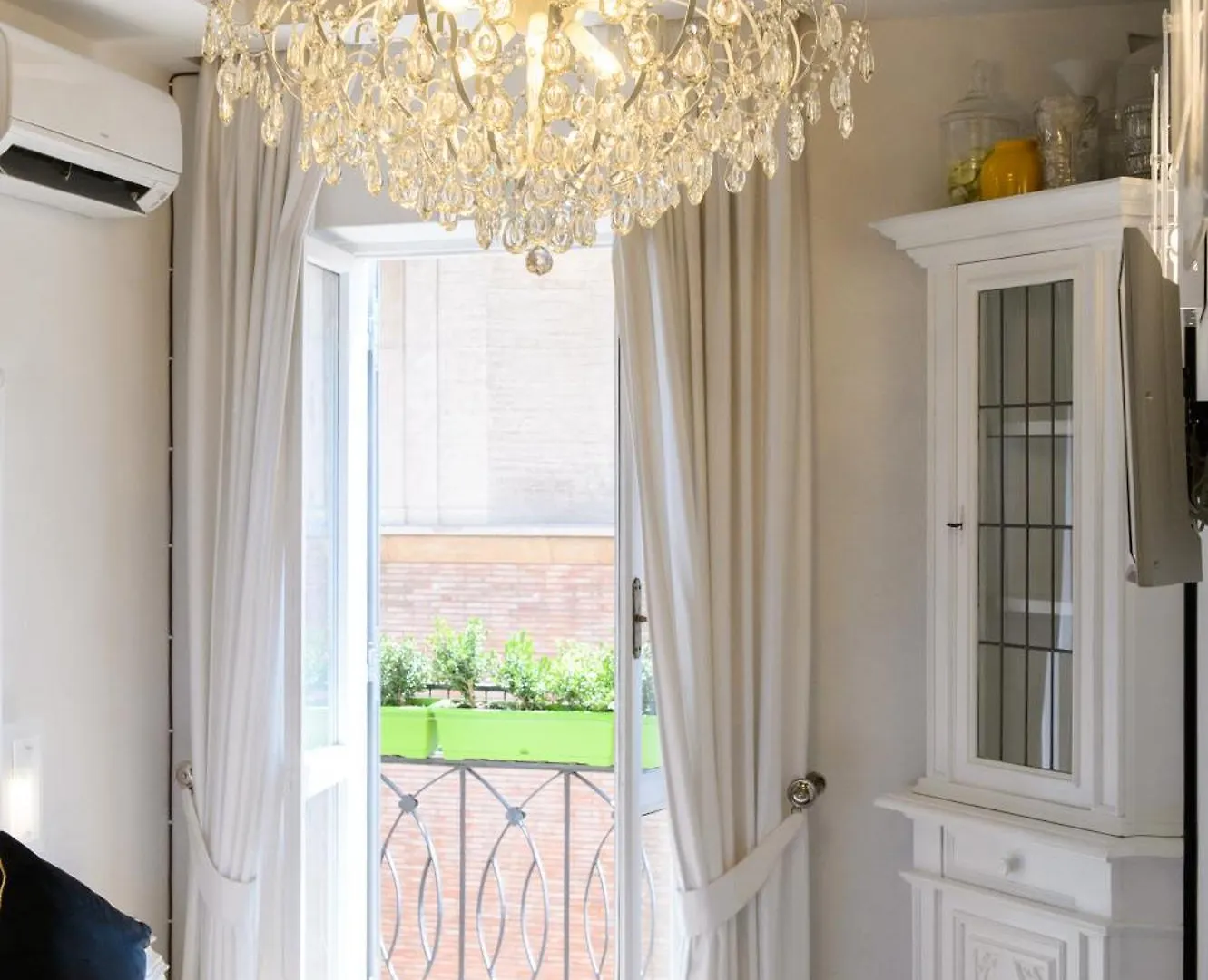 Domus Spagna Frattina Guest House Rome