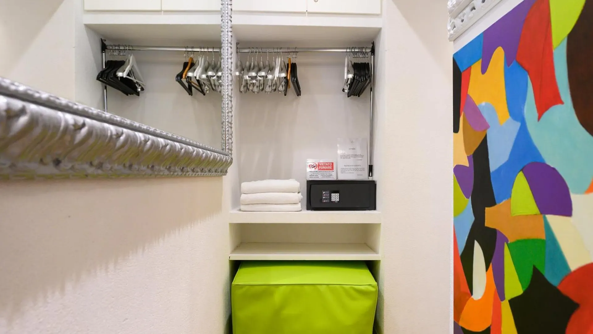 Domus Spagna Frattina Guest House Rome Italy