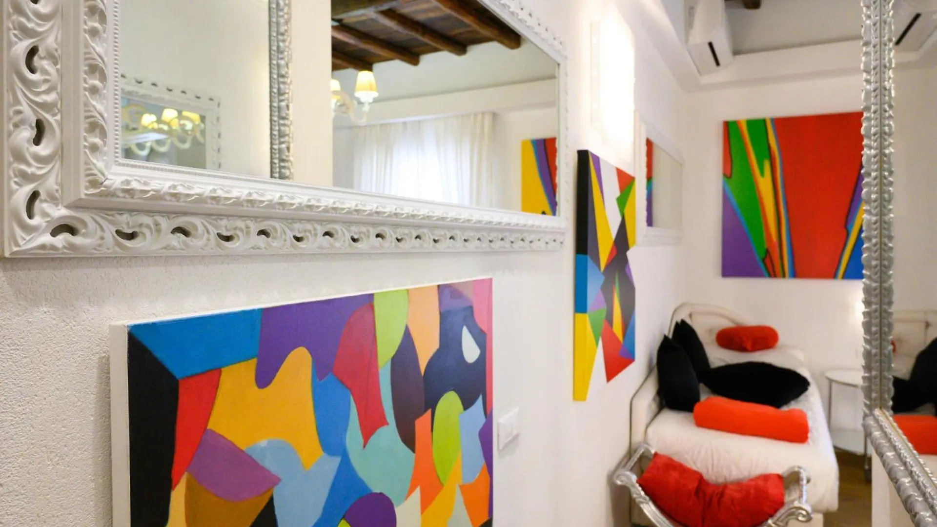 Domus Spagna Frattina Guest House Rome