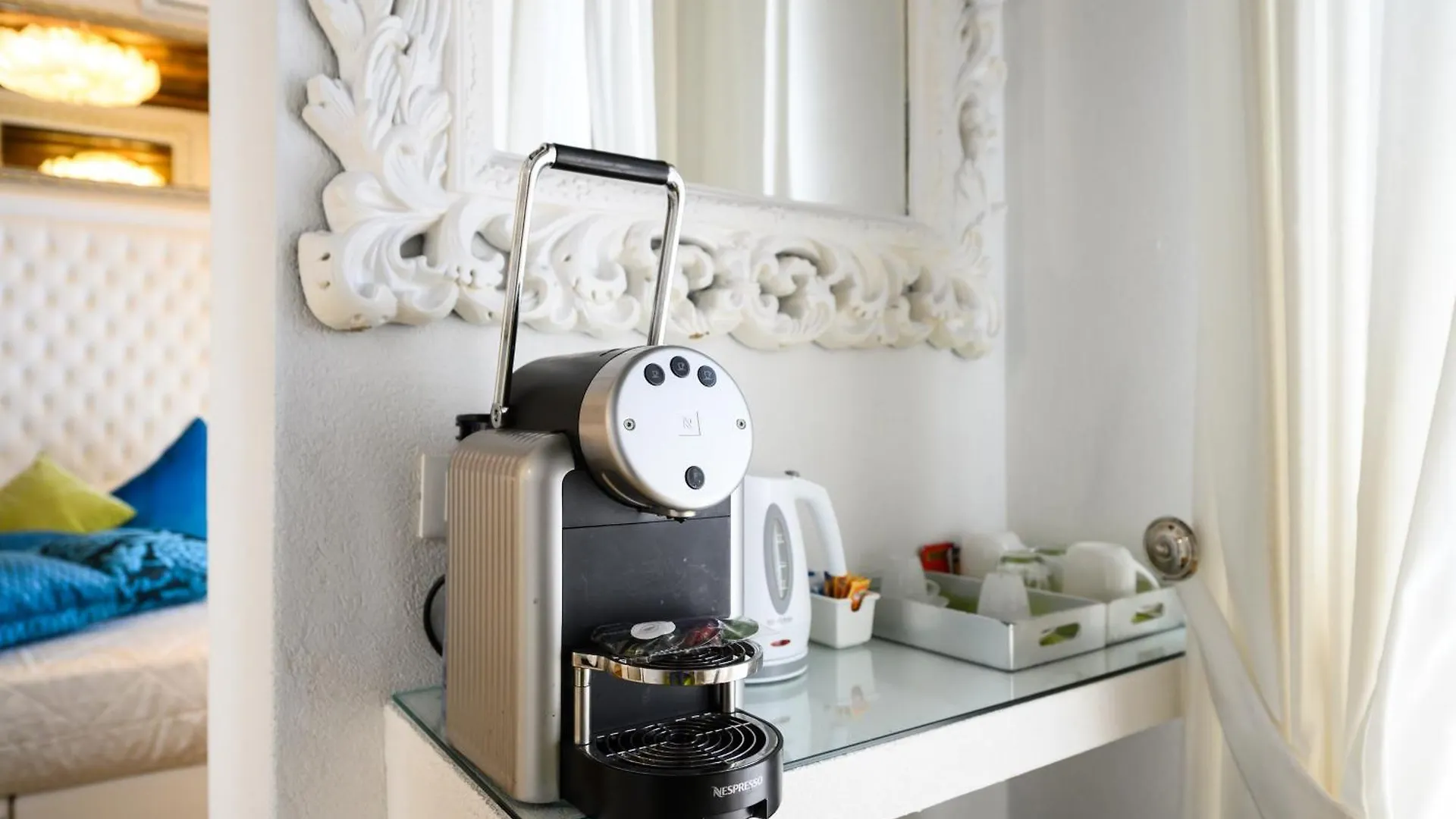 Domus Spagna Frattina Guest House Rome