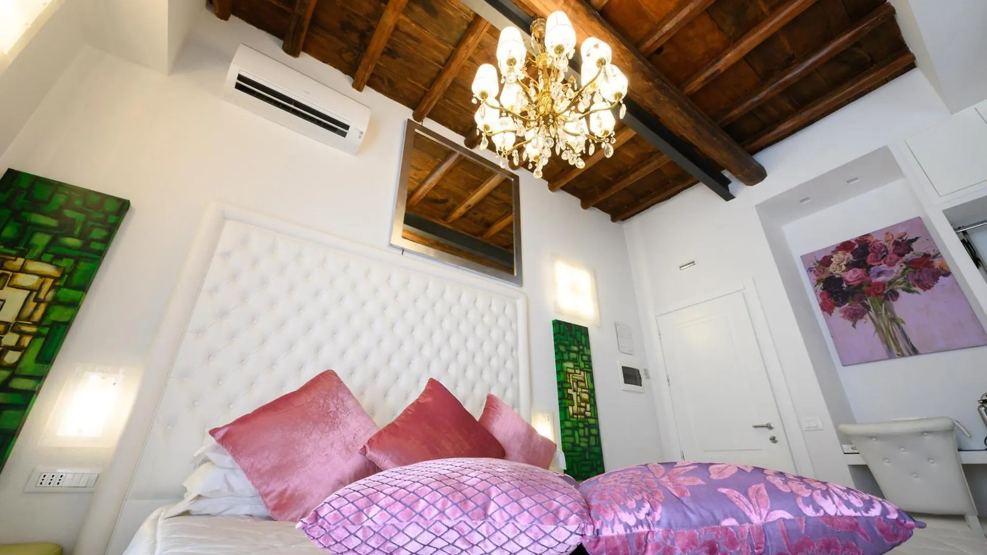 Domus Spagna Frattina Guest House Rome