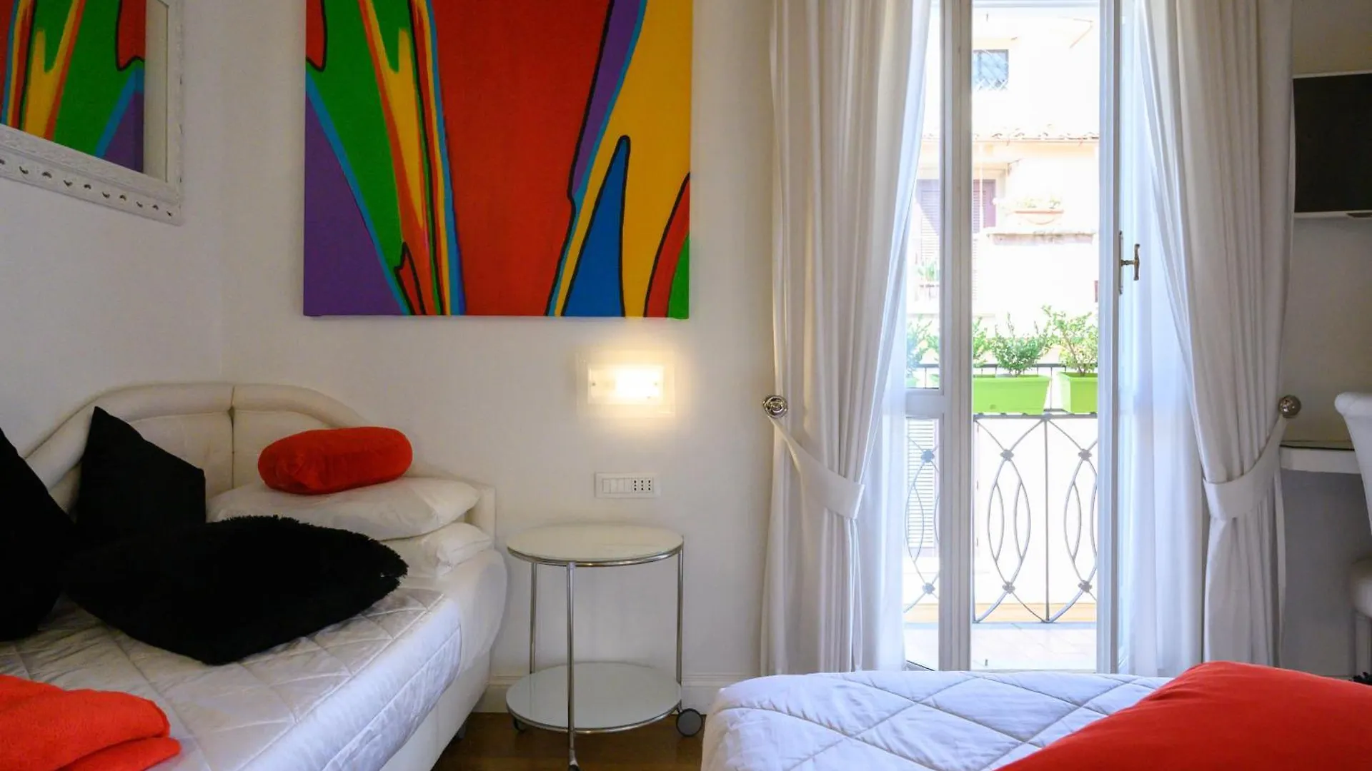 Domus Spagna Frattina Guest House Rome