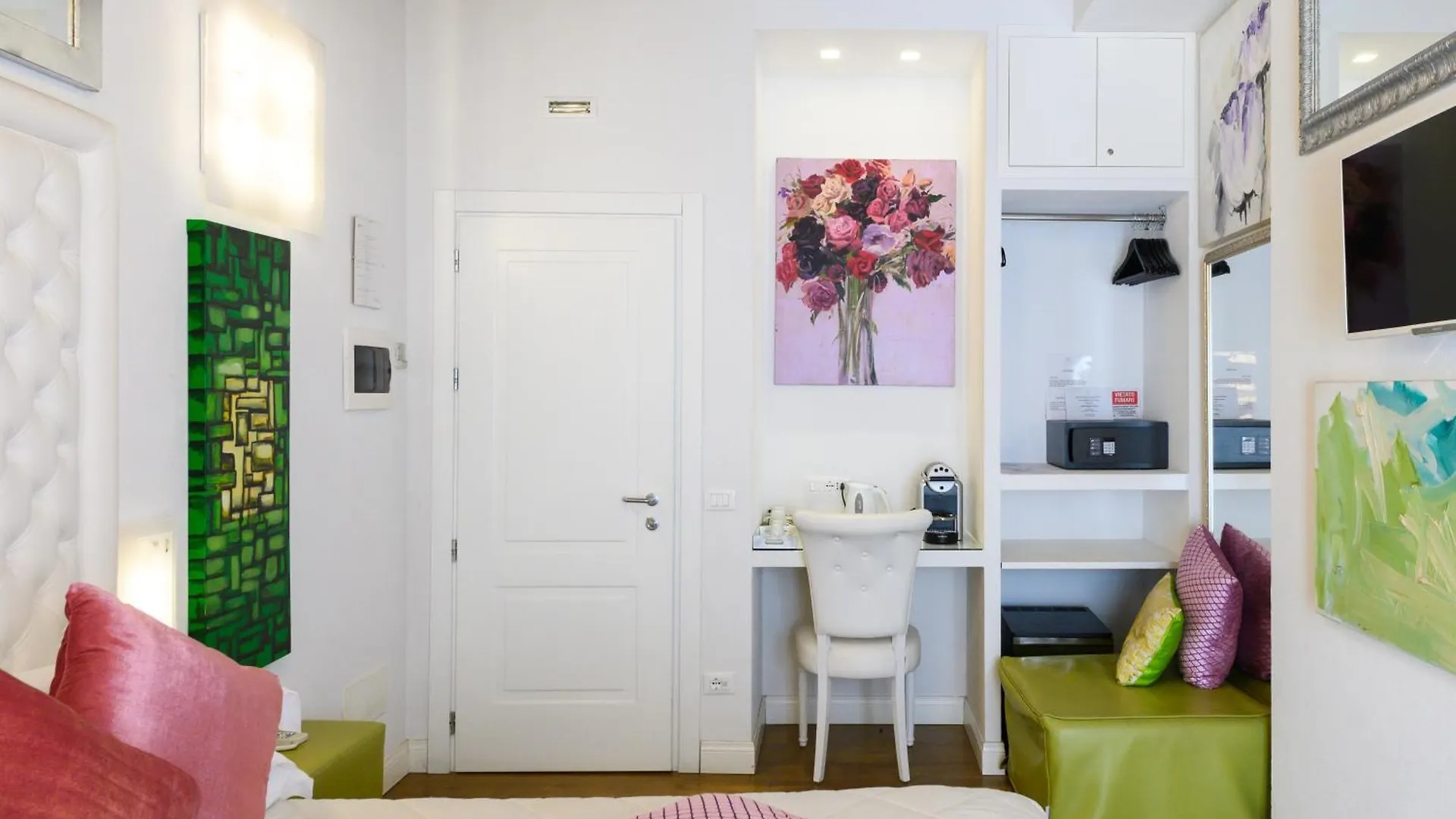 Domus Spagna Frattina Guest House Rome Italy