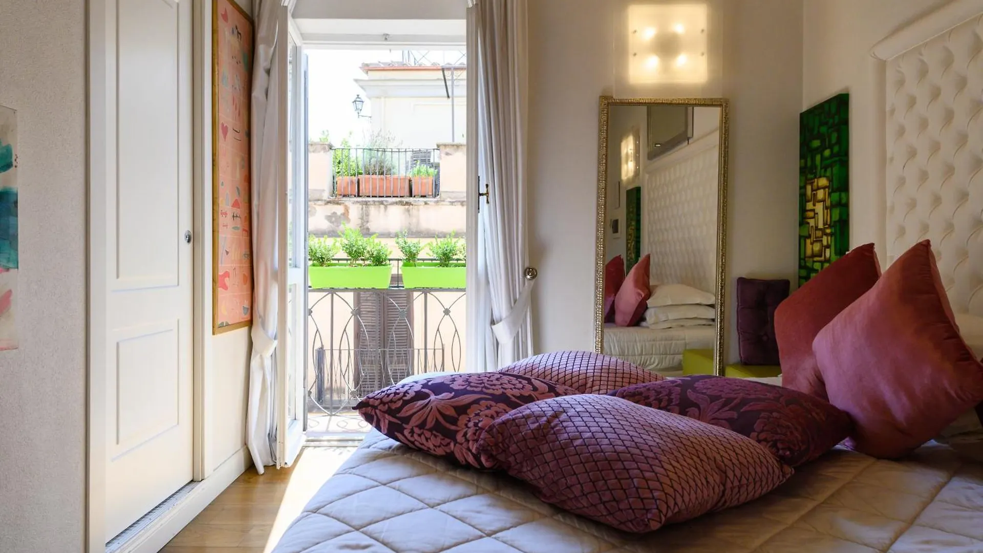 Domus Spagna Frattina Guest House Rome