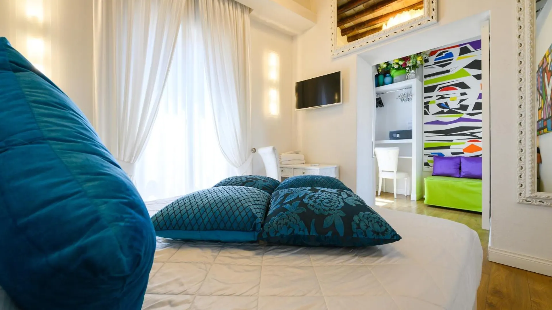 Domus Spagna Frattina Guest House Rome