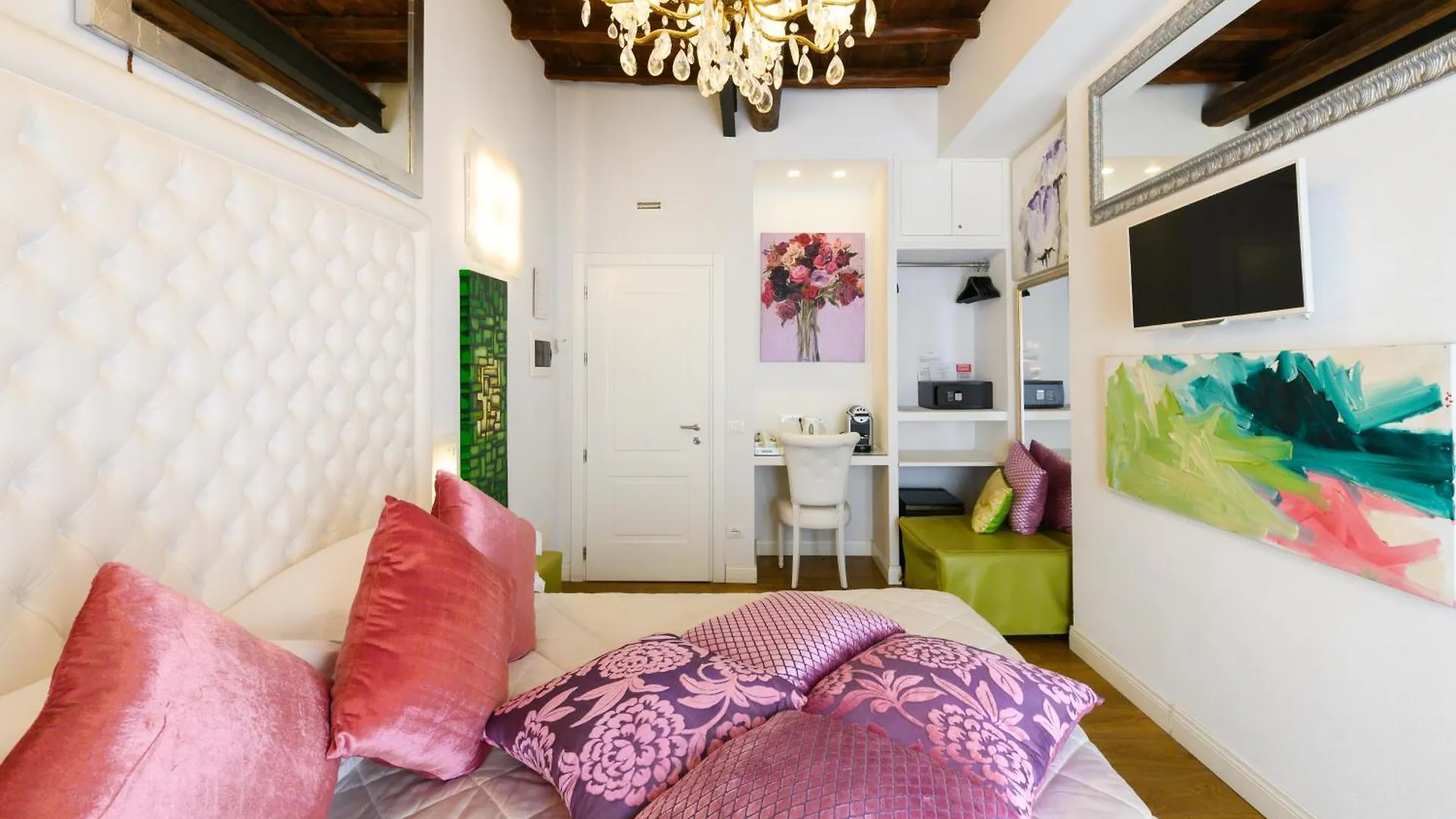 Domus Spagna Frattina Guest House Rome